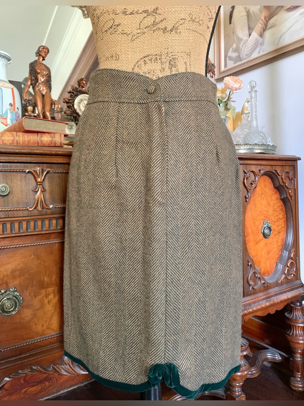 Vintage Italian Giorgio Gratti Classic Chevron Wool Skirt with Velvet Trim & Bow